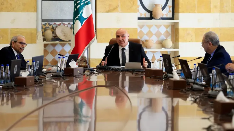 الحكومة اللبنانية تعلن الحظر الفوري لأنشطة "حزب الله" العسكرية