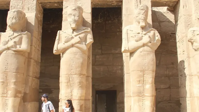 ظهر اليوم.. الشمس تتعامد على معابد الكرنك في مصر