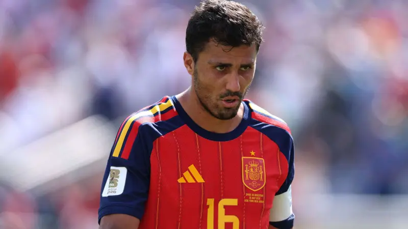 الانتقالات - هل يستسلم سيتي ويقبل بعرض برشلونة للتخلي عن رودري؟