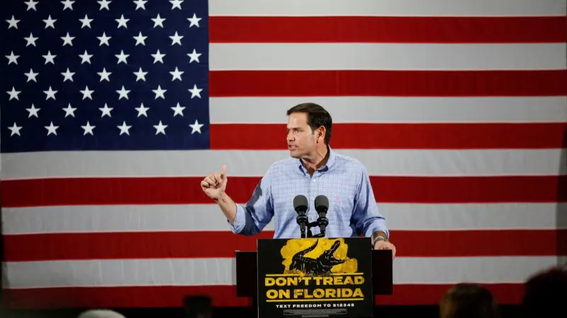 ترامب يدرس تعيين رون ديسانتيس في منصب وزير الدفاع