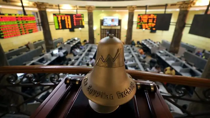 سبب انهيار سهم مجموعة القلعة للاستشارات المالية.. بيع حصص مؤثرة عزز التقلب