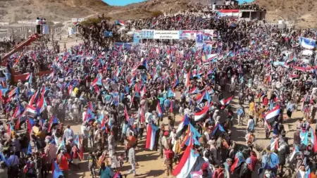 related_news_inside_blogsحملة اعتقالات ضد المتظاهرين السلميين أمام قصر معاشيق في عدن