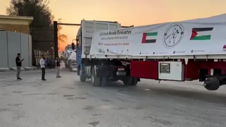 دخول 214 شاحنة مساعدات إنسانية إماراتية لقطاع غزة