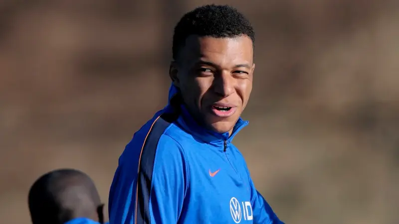 غضب جماهيري ضد مبابي.. موقع إلكتروني يراقب أيام عقده مع ريال مدريد