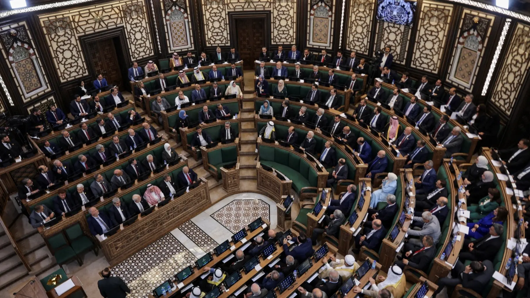 فيديو يكشف أسرار البرلمان السوري ومعركة التوازنات الصعبة