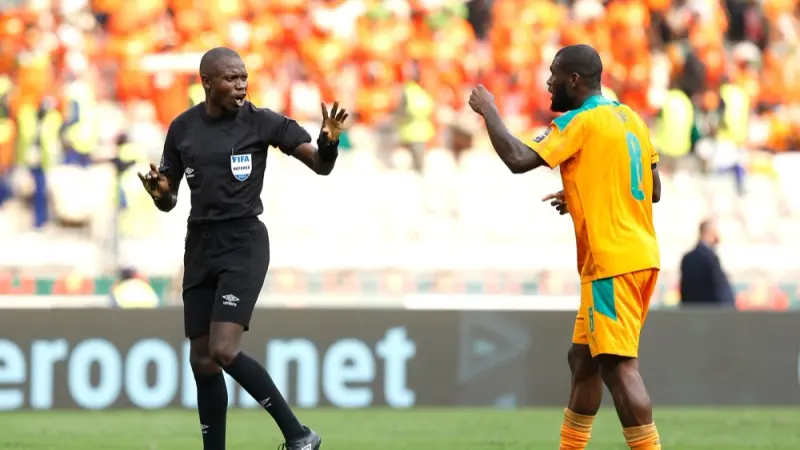حكم مباراة المغرب وجزر القمر اليوم.. صافرة كونغولية