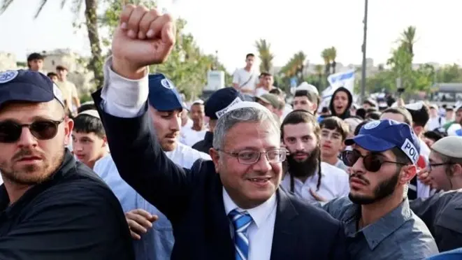 فيديو - بحماية مشددة من الشرطة.. بن غفير يقتحم المسجد الأقصى