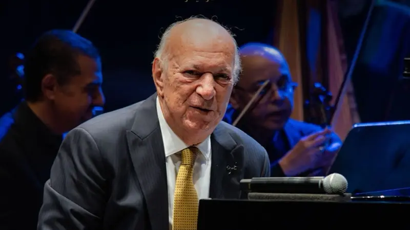 ما هو مرض عمر خيرت؟ دخل العناية المركزة وألغى جميع الحفلات