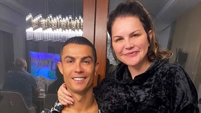 إلما أفيرو ترى أن عودة رونالدو إلى منتخب البرتغال مستبعدة (إكس) إلما أفيرو ترى أن عودة رونالدو إلى منتخب البرتغال مستبعدة (إكس)