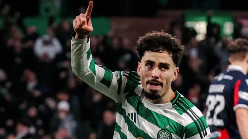 فيديو - التونسي تونكتي يقود سيلتك لعودة خرافية في الدوري الاسكتلندي