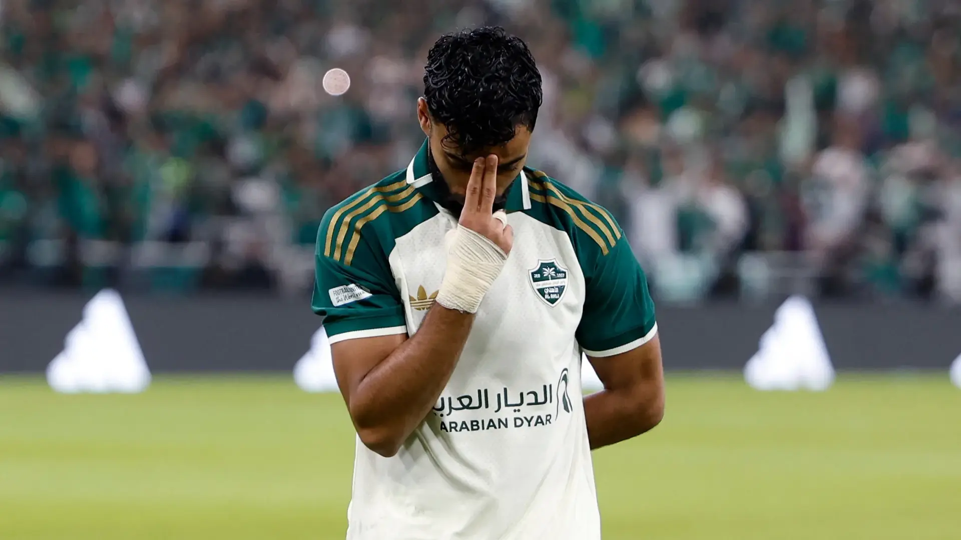 صالح أبو الشامات سجل هدف فوز الأهلي على أوكلاند (رويترز) صالح أبو الشامات سجل هدف فوز الأهلي على أوكلاند (رويترز)