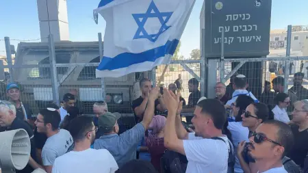 related_news_inside_blogsإسرائيل.. إسقاط التهم عن جنود متهمين بإساءة معاملة معتقل بغزة