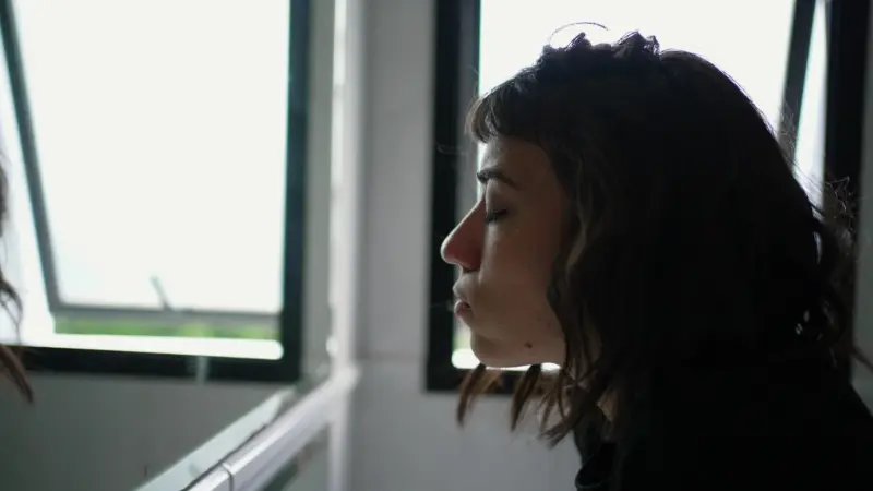 تحذير للشابات.. الإجهاد المزمن يزيد من خطر الإصابة بالسكتة الدماغية