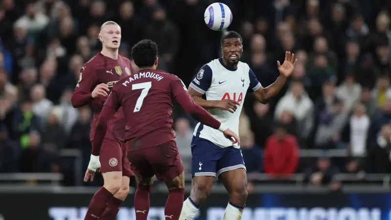 الدوري الإنجليزي الممتاز - توتنهام يدين الإساءات العنصرية ضد مدافه كيفن دانسو ويبلغ الشرطة