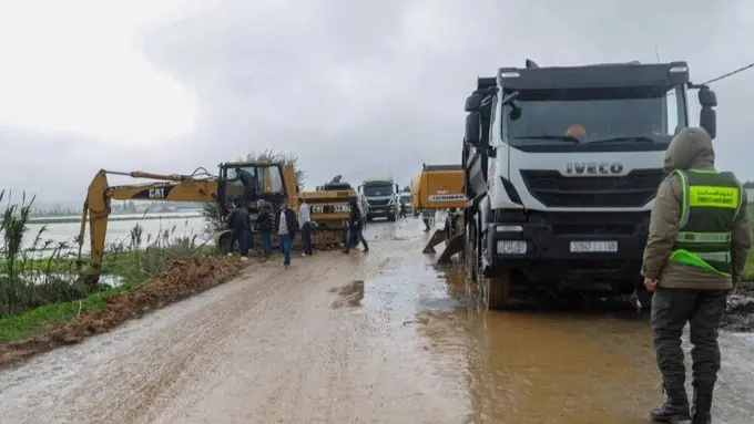 إجراء احترازي.. تواصل عمليات الإجلاء في القصر الكبير شمال المغرب