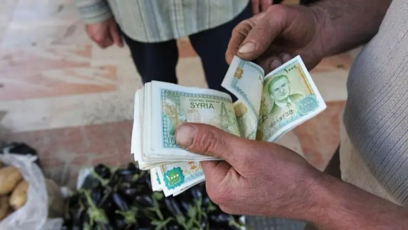 سعر الدولار مقابل الليرة السورية اليوم الثلاثاء 16/12/2025.. صعود جديد لـ"الأخضر"