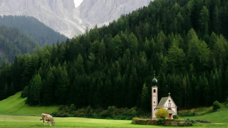 إيطاليا تضيق بالسياح.. موقع شهير يفرض قيودا بعد نفاد صبر السكان