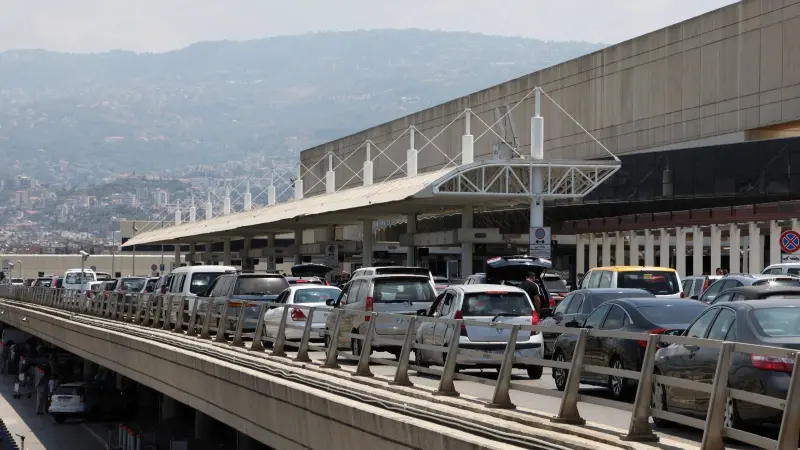 ما سبب توقيف رامي عليق في مطار رفيق الحريري؟