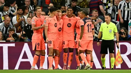 إصابة رافينيا تفتح الطريق أمام راشفورد للسيطرة على جناح برشلونة