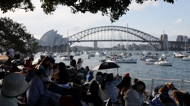 أول وآخر دولة تستقبل العام الجديد.. قائمة دخول 2026