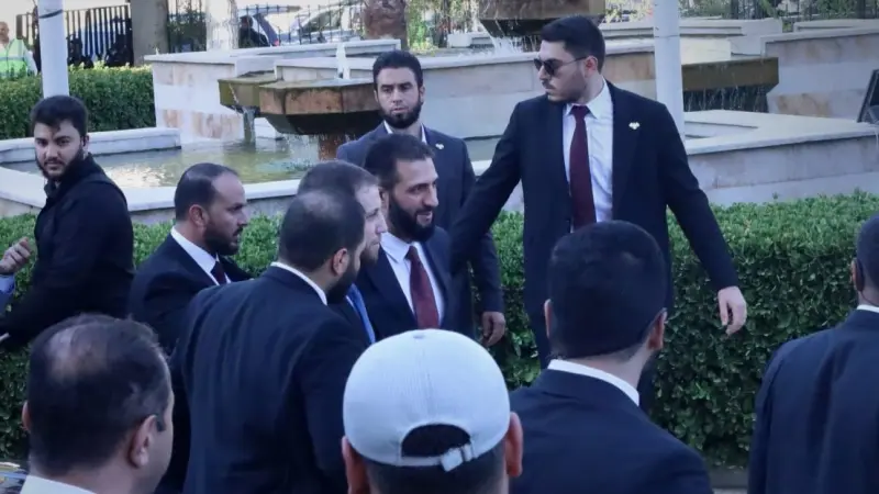 فيديو - سوريا.. أهالي حماة يذبحون جمالا للترحيب بالشرع