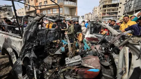 related_news_inside_blogsبينهم طفل.. غارات إسرائيلية تودي بحياة 10 فلسطينيين في غزة