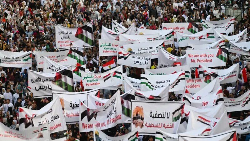 فيديو - صلاة مليونية وتظاهرات حاشدة.. هكذا احتفلت مصر بعيد الفطر