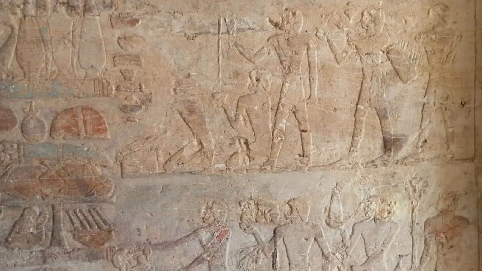 اكتشاف أثري جديد في سقارة يكشف حياة كبار رجال مصر القديمة (فيسبوك) اكتشاف أثري جديد في سقارة يكشف حياة كبار رجال مصر القديمة (فيسبوك)