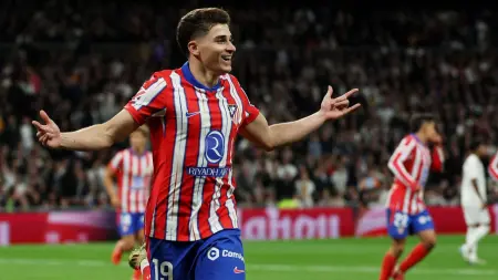 البقاء في أتلتيكو مدريد أم الرحيل لبرشلونة؟.. الغموض يلف مستقبل جوليان ألفاريز