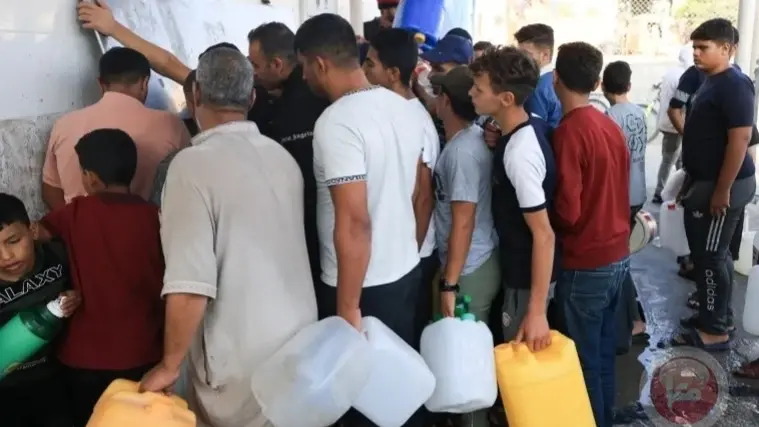 سكان غزة يعانون الأمرين لنيل قدر ضئيل من المياه نظيفة