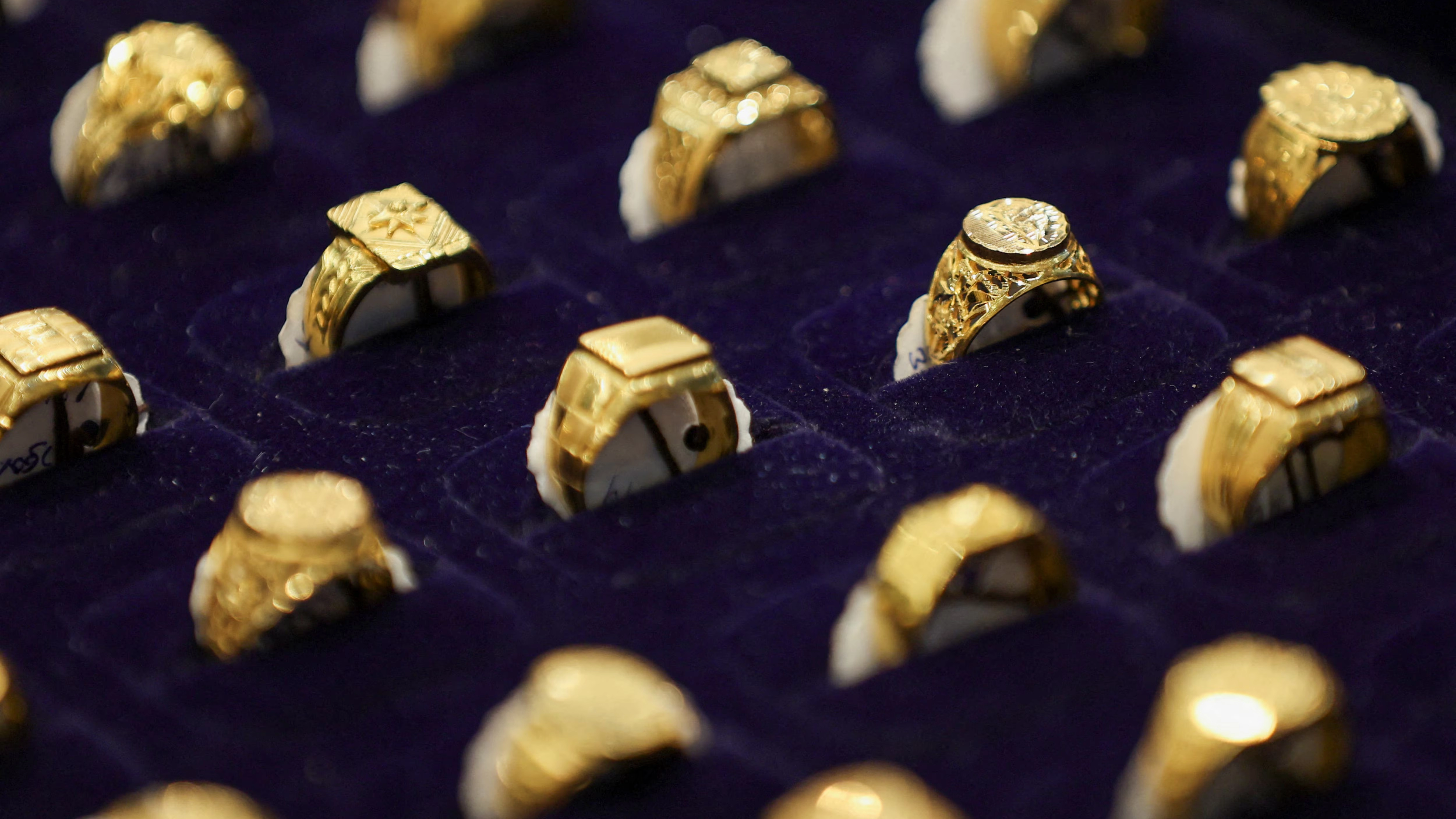 توقعات أسعار الذهب الأيام القادمة.. استمرار اتجاه صاعد 