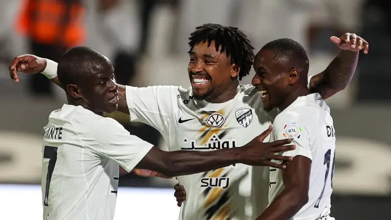 الدوري السعودي - الاتحاد يحتفل باللقب بفوز مثير على الشباب