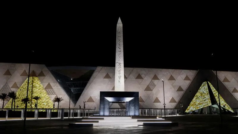 رفع رسوم التأشيرة في مصر.. تعرف إلى السعر الجديد