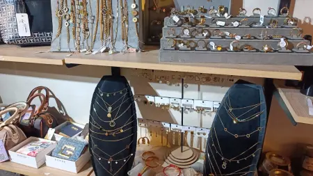 related_news_inside_blogsأسعار الذهب في السعودية اليوم الجمعة 17/4/2026.. هبوط عيار 21