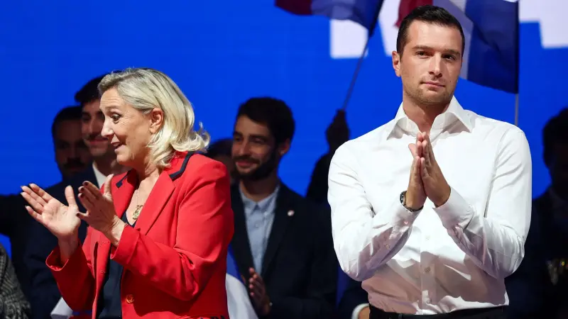 يستعدّ لدخول الإليزيه.. من المرشح الأكثر حظا لخلافة ماكرون؟