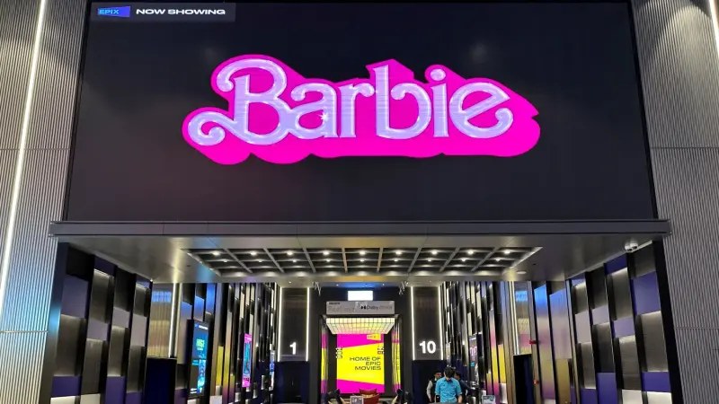 "باربي" يواصل تصدر شباك التذاكر ويتجاوز 500 مليون دولار محليا