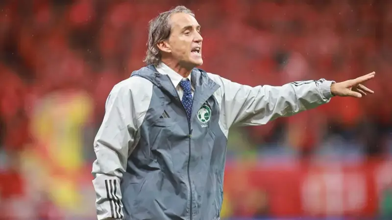 الكشف عن سبب فشل مفاوضات الأهلي مع روبرتو مانشيني