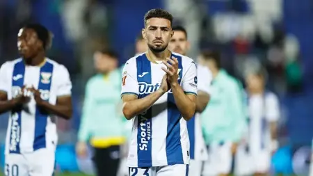 related_news_inside_blogsتفاصيل مثيرة.. كيف هرب نجم برشلونة السابق من إيران إلى تركيا؟