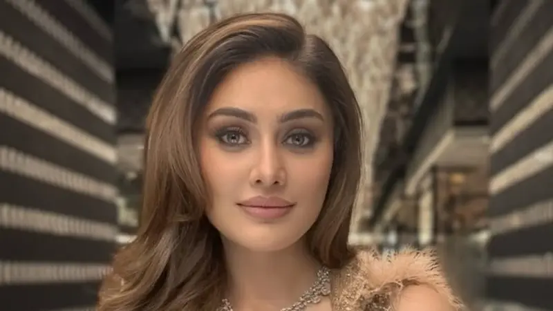 من هي شيفالي جاريوالا وسبب وفاتها؟ رحيل صادم في عمر الـ42 عامًا