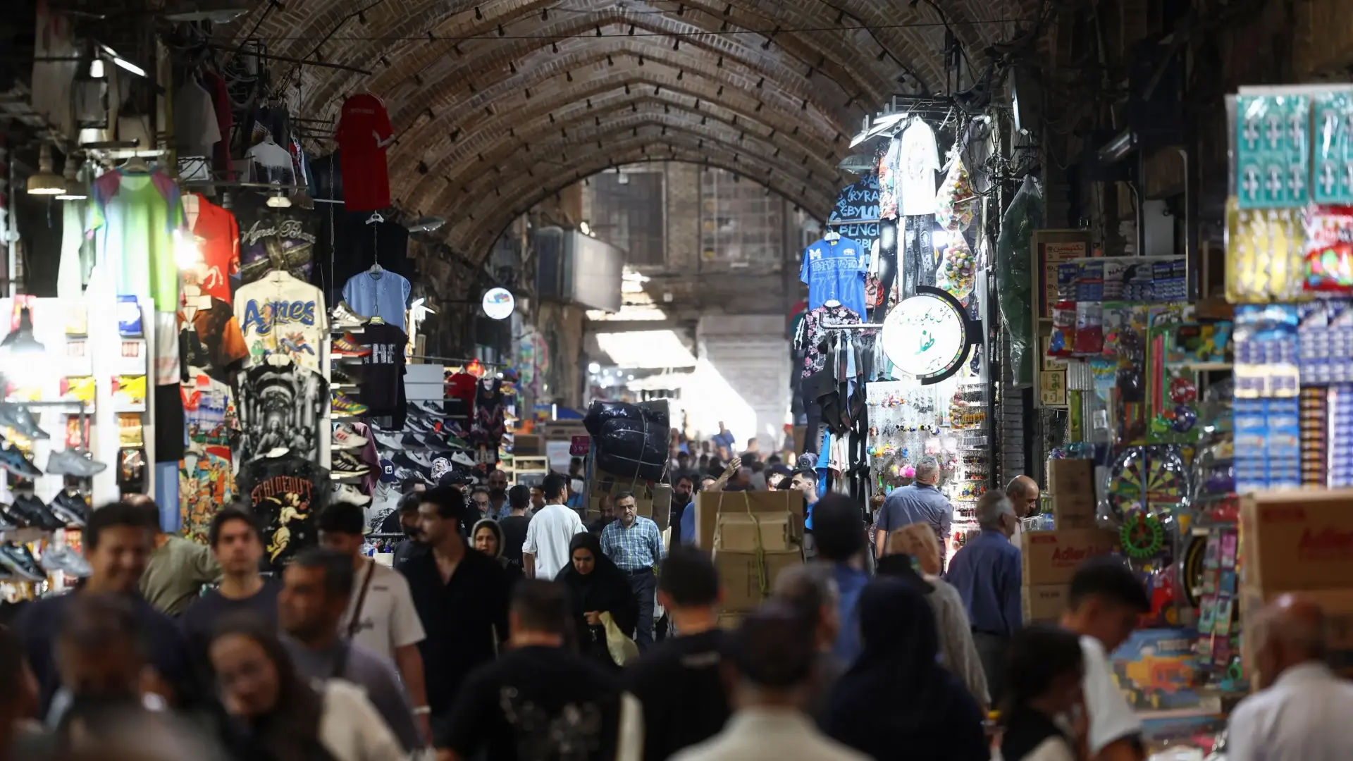 إيران قالت إن حلفائها التجاريين سيقاومون الضغوط الأميركية (رويترز) إيران قالت إن حلفائها التجاريين سيقاومون الضغوط الأميركية (رويترز)