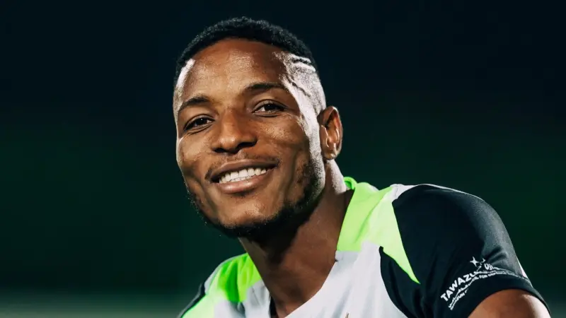 القنوات الناقلة لمباراة العين ضد شباب الأهلي اليوم في الدوري الإماراتي مع الموعد والتشكيلة