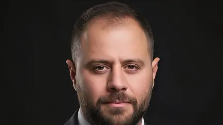 بعد تداول الحكم بالمؤبد غيابيا.. دكتور فود يرد ويكشف آخر تطورات قضيته