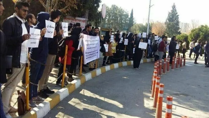 فيديو - موجة احتجاجات واسعة لطلاب الجامعات في إيران