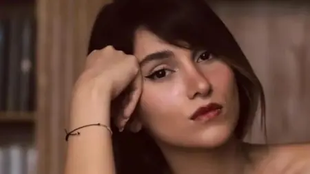 related_news_inside_blogsفيديو - غنت بلا حجاب.. مغنية إيرانية شهيرة تواجه عقوبة قاسية