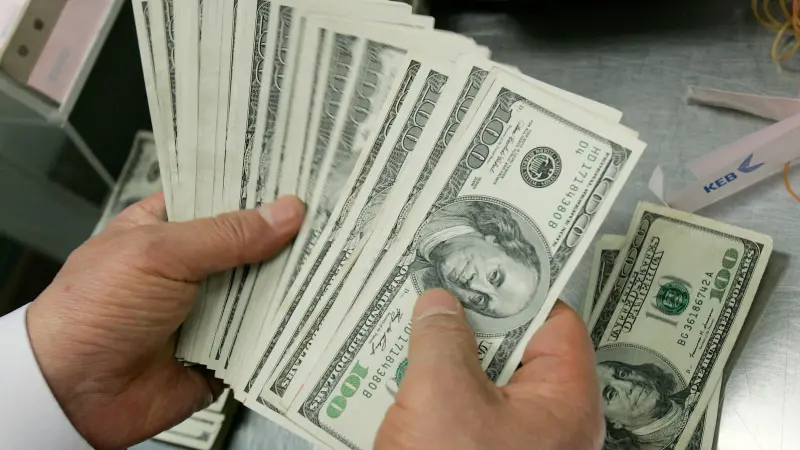 انخفاض سعر الدولار اليوم مقابل الليرة السورية الخميس 13/12/2025