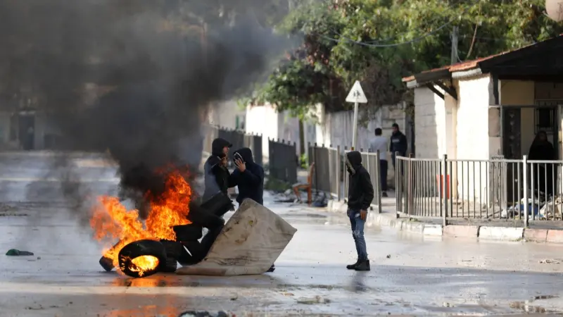 دعوات لتظاهرات وإضراب شامل في الضفة الغربية