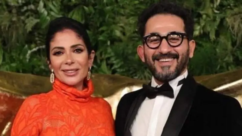 بعد حديثها عن هدوئه بالمنزل.. أحمد حلمي يفاجئ منى زكي بطلب غريب