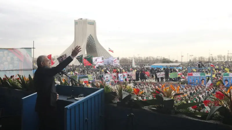 تقرير: الرئيس الإيراني قرر تقديم استقالته بعد اغتيال لاريجاني