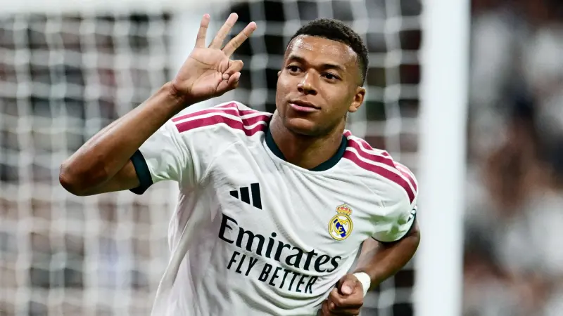 نتيجة وملخص أهداف مباراة ريال مدريد ضد ريال سوسيداد اليوم في الدوري الإسباني.. شاهد "هاتريك" مبابي