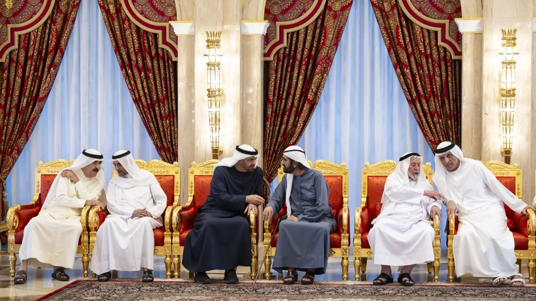 الشيخ محمد بن زايد وحكام الإمارات في مجلس زعبيل لتقديم العزاء في الشيخ أحمد بن راشد (وام) الشيخ محمد بن زايد وحكام الإمارات في مجلس زعبيل لتقديم العزاء في الشيخ أحمد بن راشد (وام)